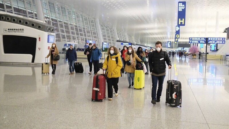 На Кипре госпитализировали летевшего из Китая через Москву пассажира