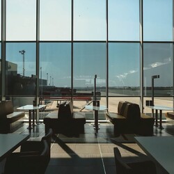 Фотографии опустевшего аэропорта Ларнаки