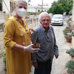 Кипрские ветераны Второй мировой войны получили подарки ко Дню Победы