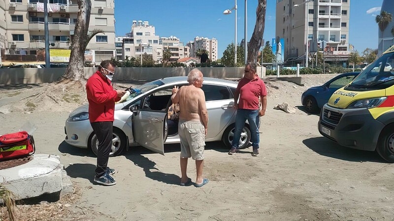 Послабление ограничений прибавило работы пляжным спасателям Кипра