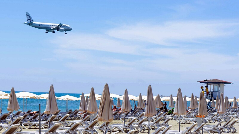 Кипр готов принять британских туристов с 15 июля