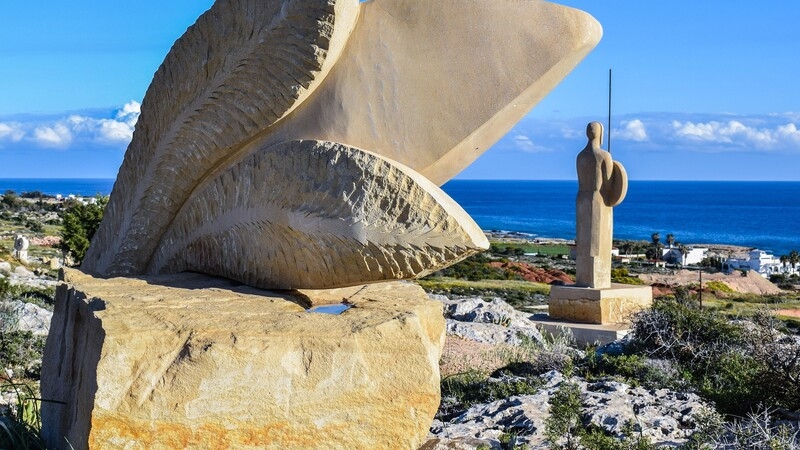 На Кипре заработали музеи, археологические памятники, некоторые отели и порты