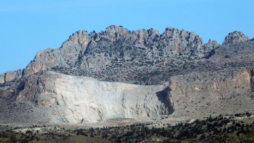 
Горы Пентадактилос разрушаются из-за добычи гравия
