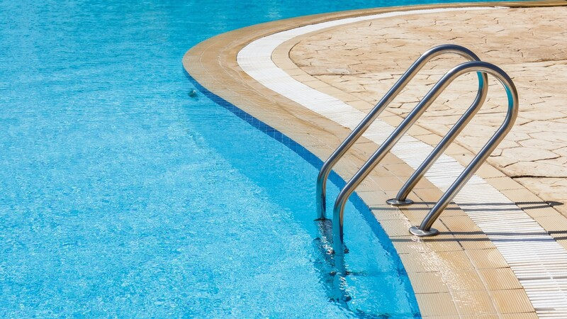 Министерство здравоохранения Кипра о новых правилах посещения бассейнов