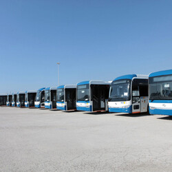 Министр транспорта Кипра опробовал новые автобусы