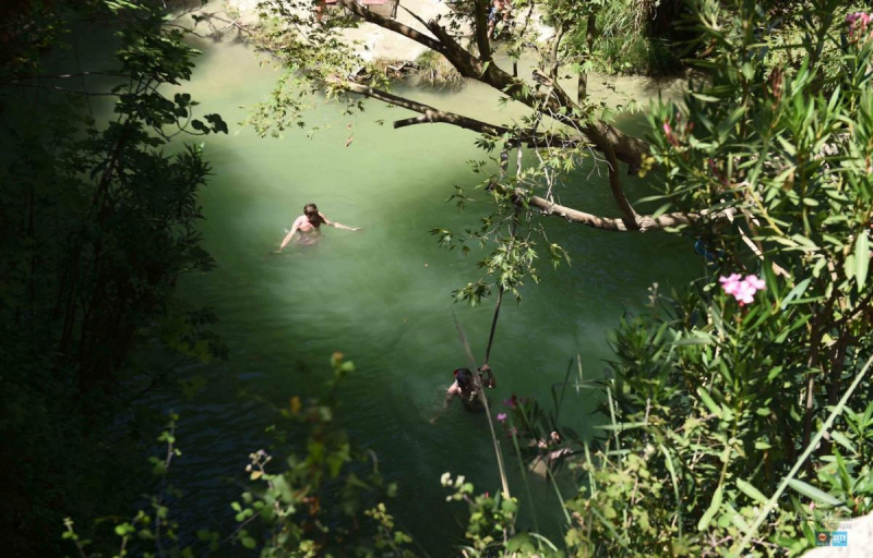 
Пафос и окрестности: корабли, водопады и одно ущелье
