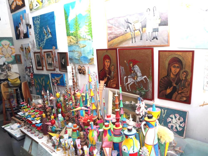 
Ресайклинг-арт: как кипрский пенсионер стал современным художником
