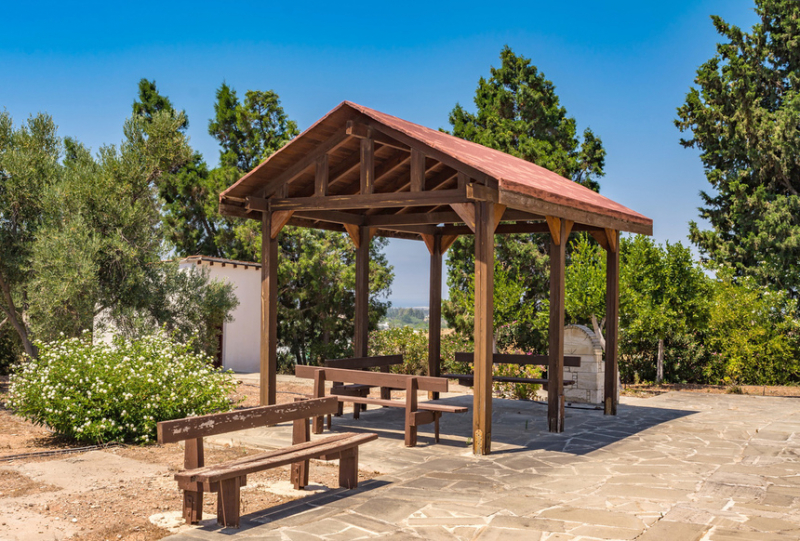 Храм Преподобного Онисифора Кипрского в Анарите
