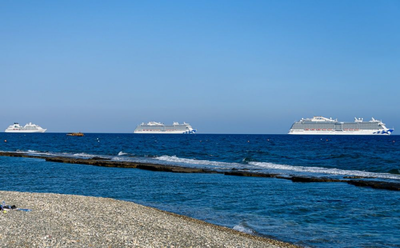 
Круизные лайнеры останутся у берегов Лимассола до 2021 года
