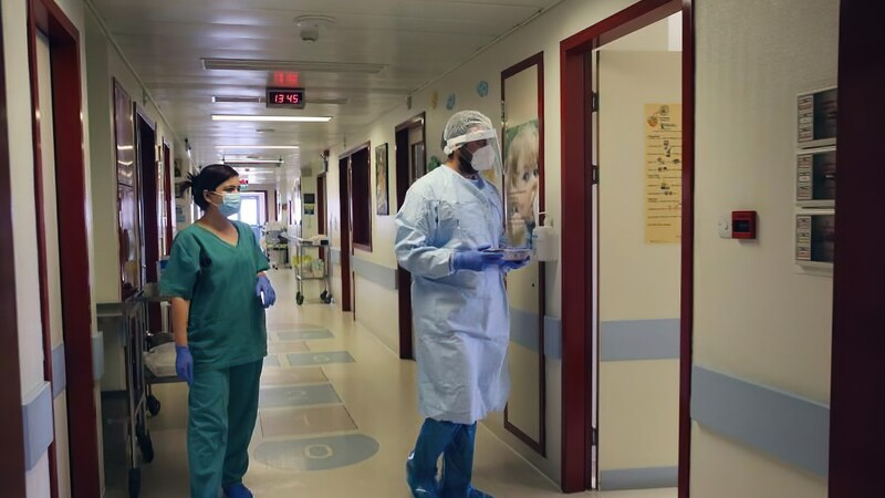 Больницам Кипра не хватает медсестер