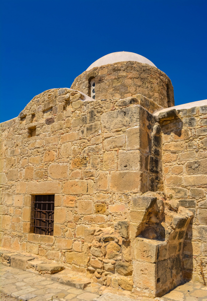 Церковь Панагия Одигитрия, построенная на Кипре из камней, взятых из руин древнего святилища Афродиты