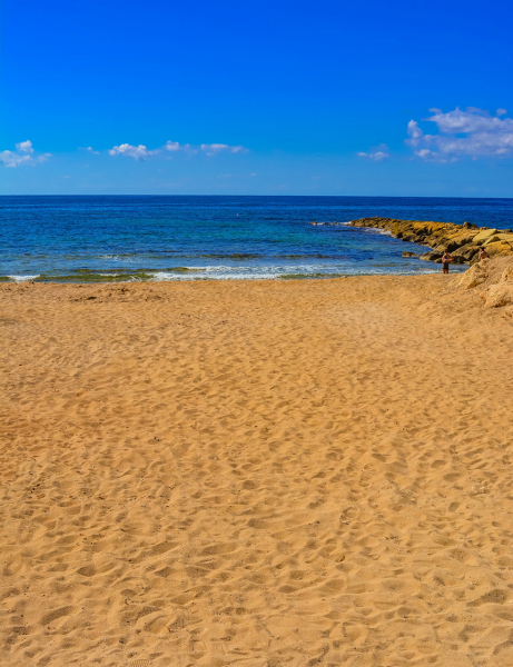 Песчаный и спокойный пляж Пахиаммос 2 в Пафосе