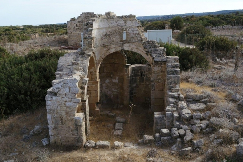 Турки- и греки-киприоты приведут в порядок три церкви на севере острова