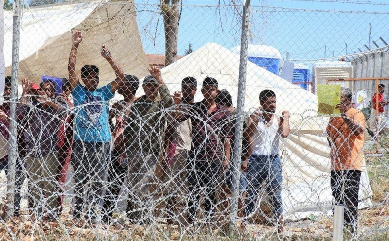 
Беженцы устроили массовую драку
