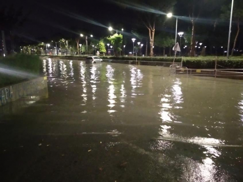 Кипр затопило дождем