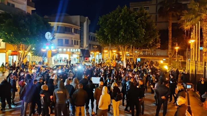 Мирный марш в Никосии и гроб со свечами в Лимассоле
