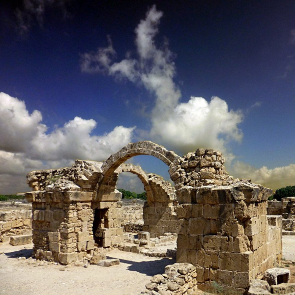 Пафосский замок посинеет на вечер в честь годовщины вступления Кипра в ЮНЕСКО