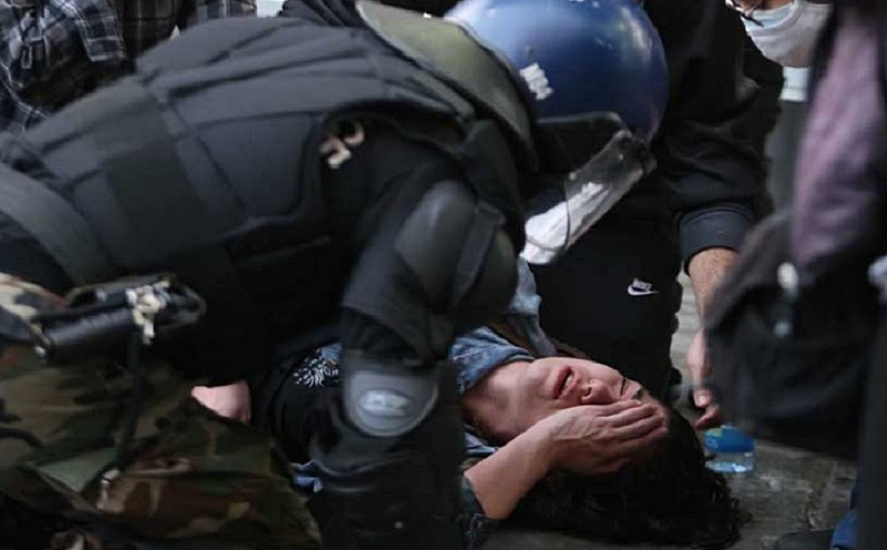 
Полиция разогнала несанкционированный митинг в центре Никосии
