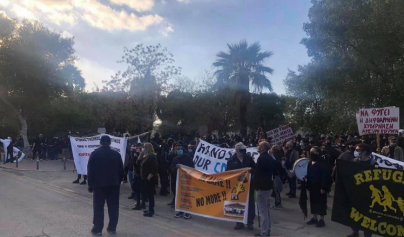 В Никосии антикоррупционный митинг разогнали водометами и слезоточивым газом