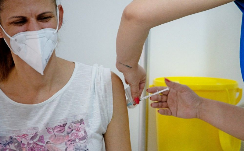 
Медсестры требуют лучших условий для центров вакцинации
