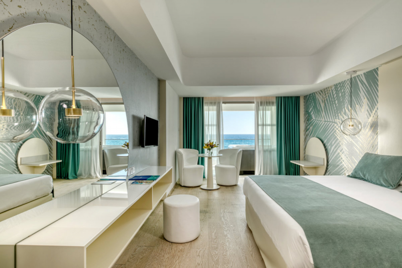 
Отель The Ivi Mare: отдых экстра-класса в Пафосе
