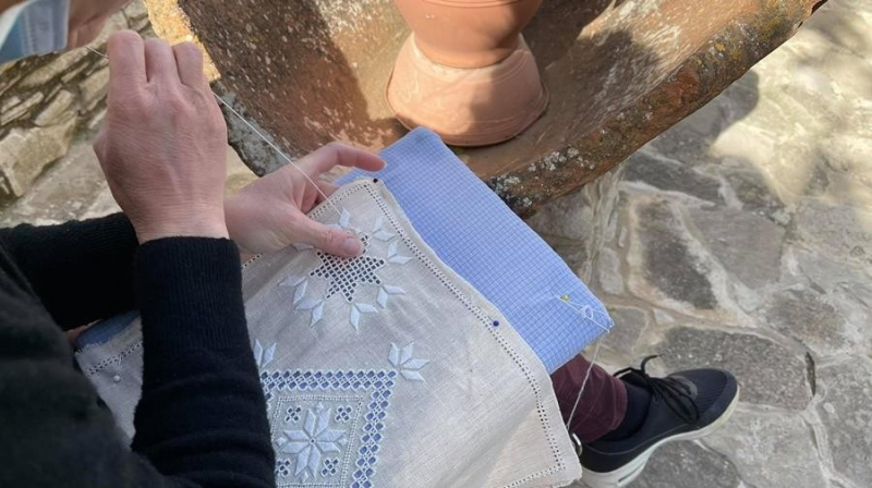 
Женщины Кипра намерены возродить искусство «лефкаритики»
