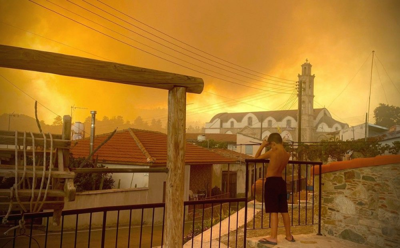 
Кипр в огне (фото и видео)
