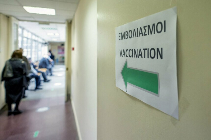 На Кипре начинают работать центры вакцинации без предварительной записи