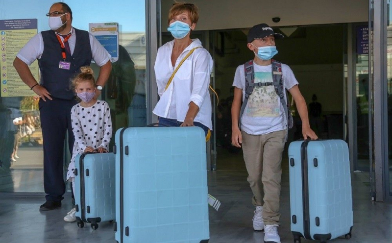 
Прилетающих на Кипр ждёт экспресс-тест на месте
