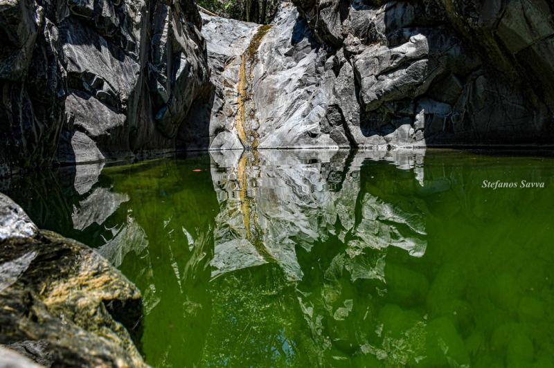 
Секретное озеро в лесу Махерас
