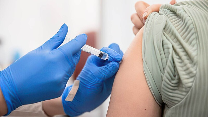 Власти Кипра со 2 августа начнут вакцинацию подростков в возрасте от 12 до 15 лет