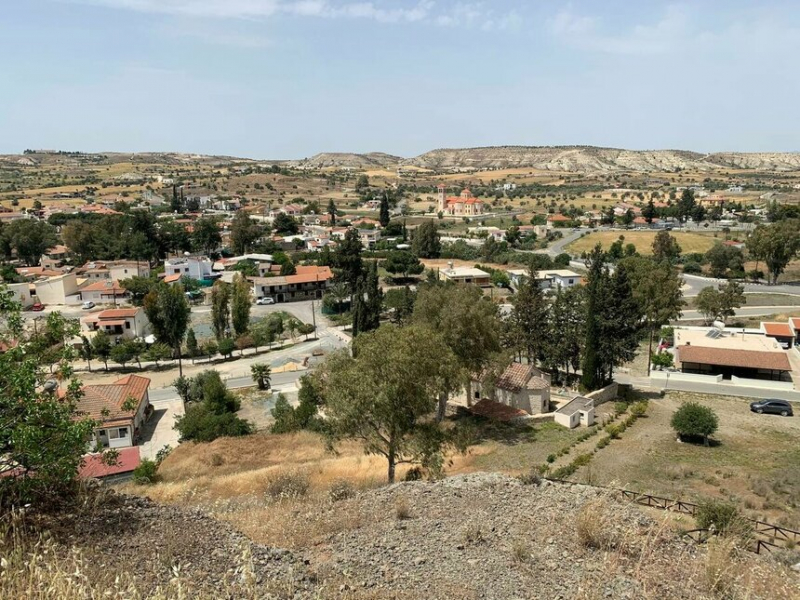 Аналитонас, Аналионтас и Каталионтас — три имени одной кипрской деревни