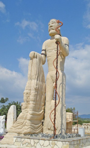 
Три парка скульптуры на Кипре: на земле и под водой
