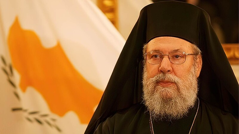 Архиепископ Кипрский призвал к санкциям против священников, выступающих против вакцинации