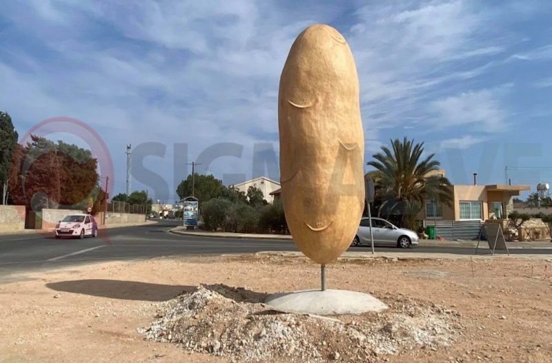 В деревне Ксилофагу установлен памятник кипрскому картофелю