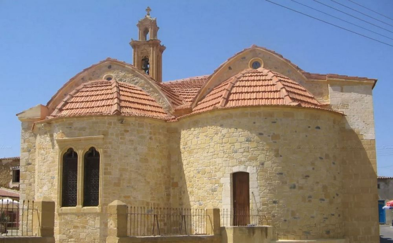 
Церковь Киприана и Иустины в Менико
