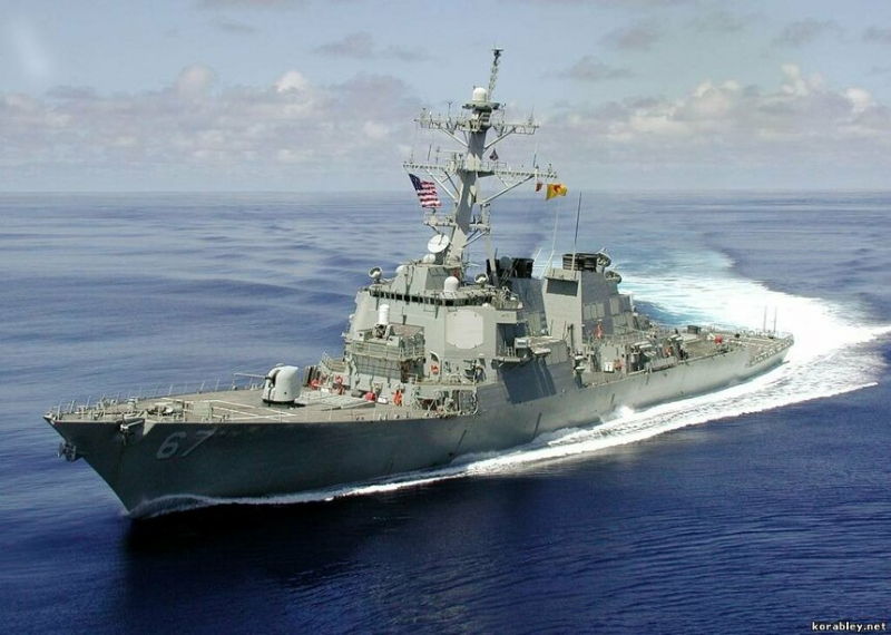 В порт Лимассола зашел эскадренный миноносец USS Cole