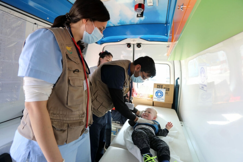 Кипрские врачи-добровольцы помогают украинским беженцам