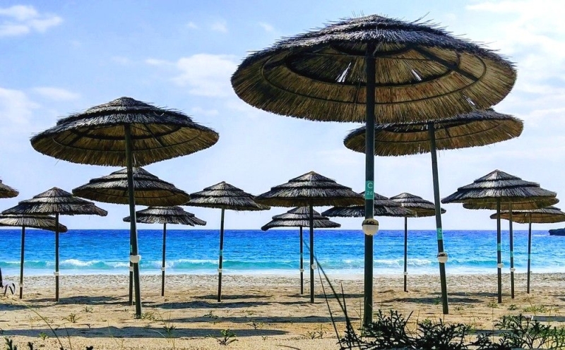 
Лето близко: на Кипре тридцатиградусная жара и пыль
