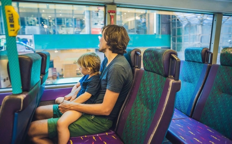 
Детские кресла в автобусах: за и против
