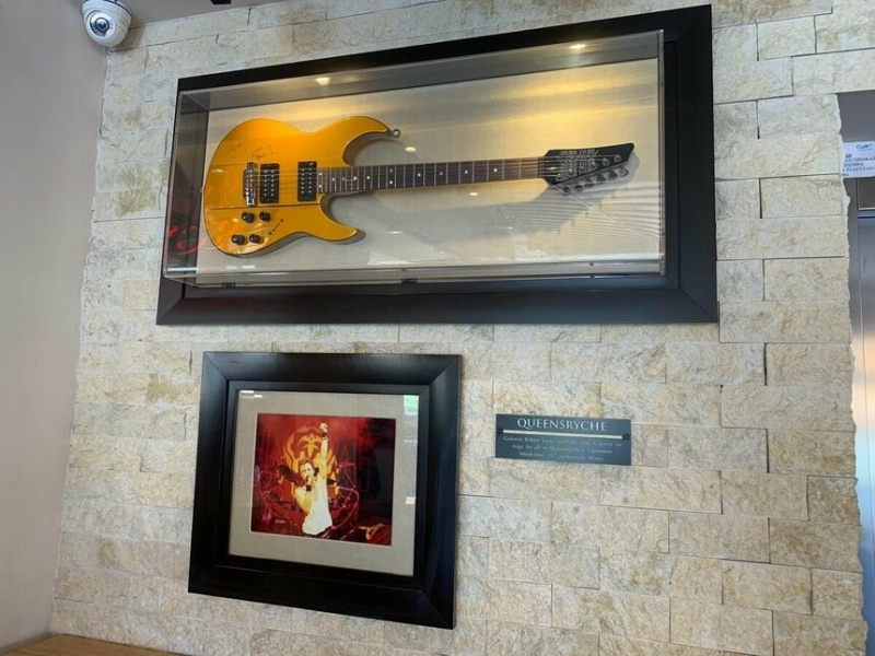 Hard Rock Сafe Айя-Напа — легендарные бургеры и музей рок-культуры на Кипре