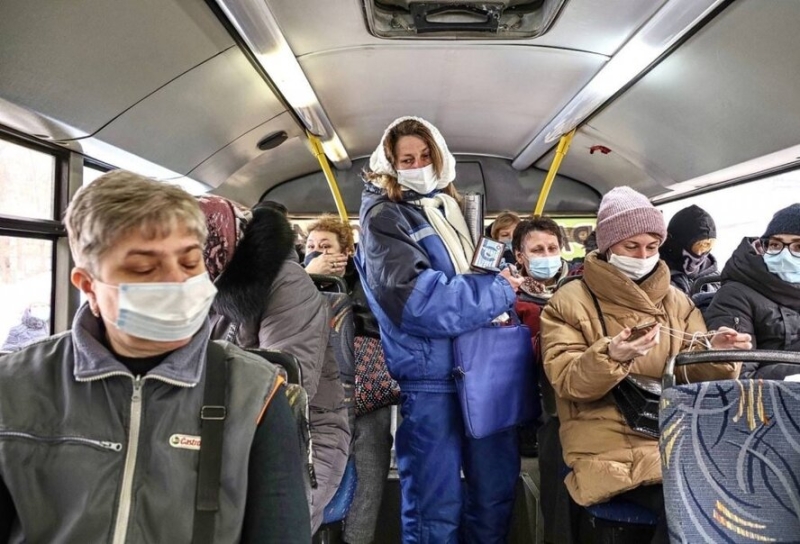 В Лимассоле на просьбу одеть маску пассажир автобуса отправил водителя в нокаут
