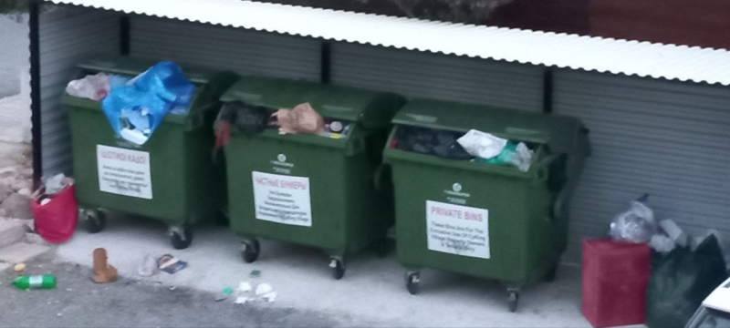 
В Cyking Village жалуются на невывоз мусора
