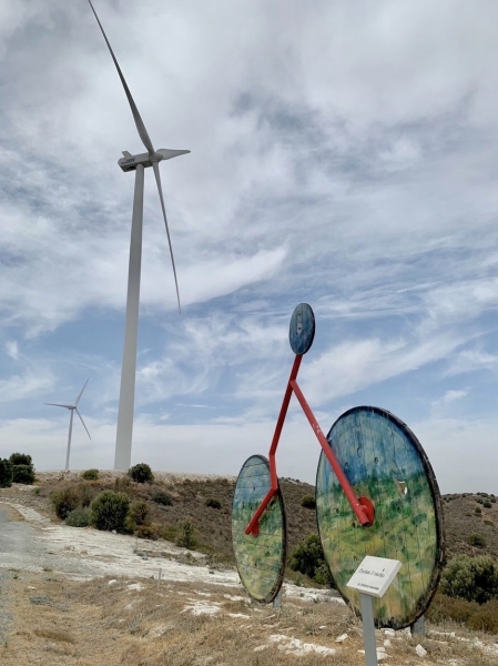 Самые необычные и красивые ветряные мельницы Кипра