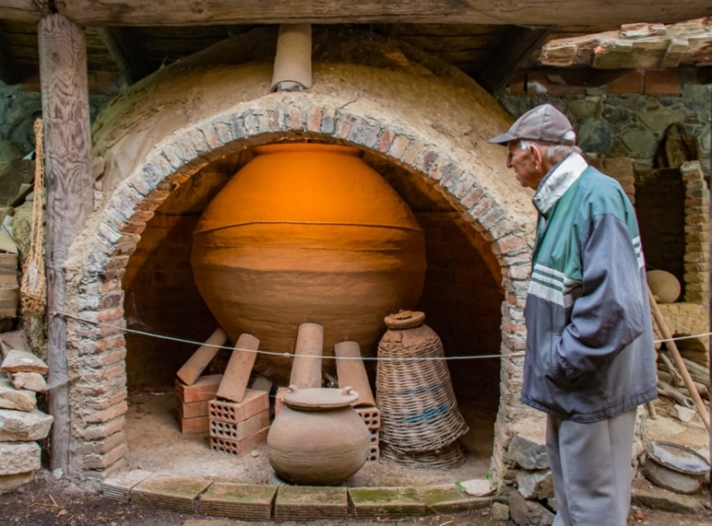 Пилавакио - музей гончарного искусства в деревне Фини