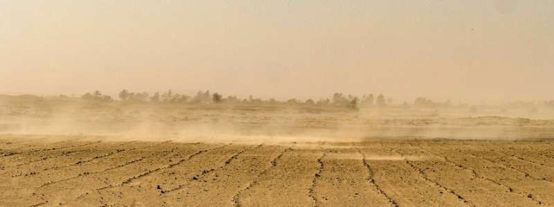 Погода на Кипре: мощнейшая пыльная буря и +37