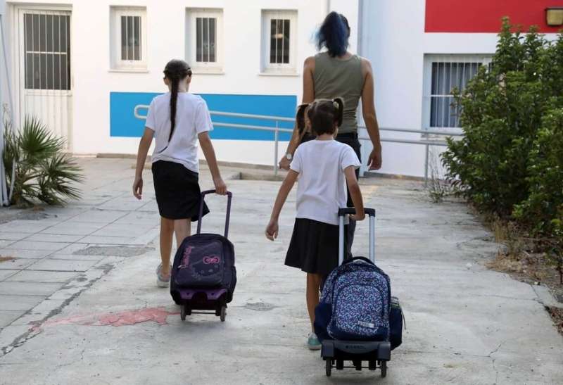 В школах Кипра установят камеры