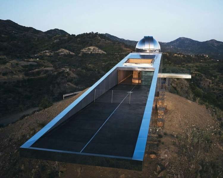 СМИ опубликовали первые фотографии новой Национальной обсерватории Кипра (фото)