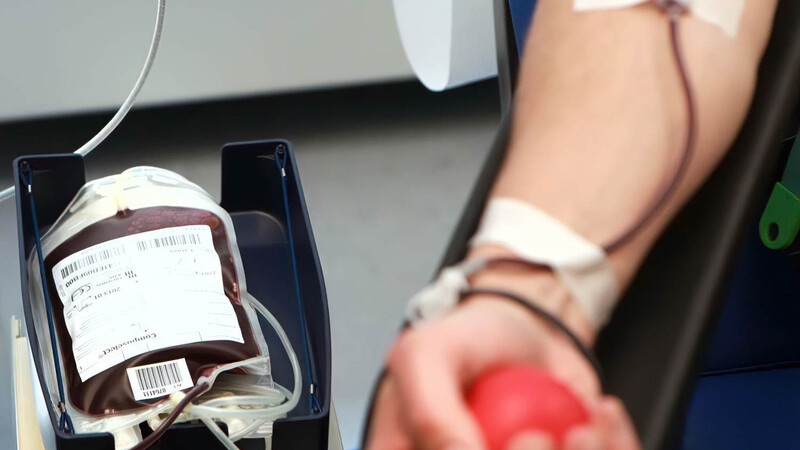 Жители Кипра активно пополняют хранилище банка крови